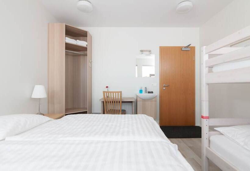 پانسیون Kef Guesthouse By Keflavik Airport