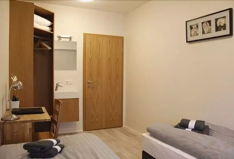 پانسیون Kef Guesthouse By Keflavik Airport