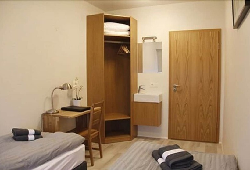 پانسیون Kef Guesthouse By Keflavik Airport