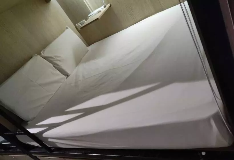 هاستل The Room @ Bugis