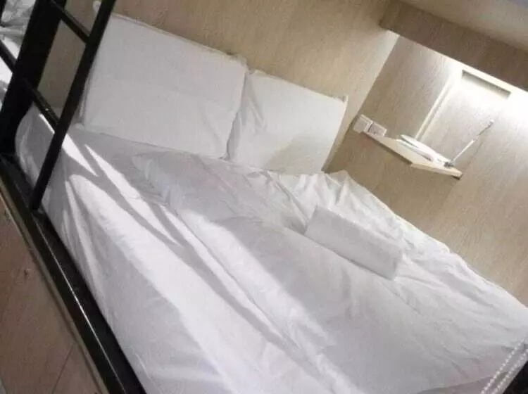 هاستل The Room @ Bugis