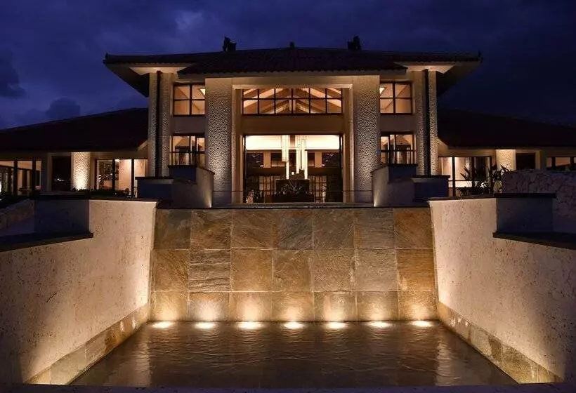 Fusaki Beach Resort Hotel & Villas