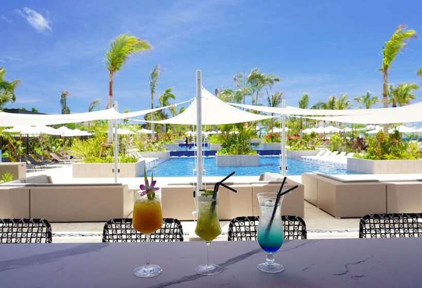 Fusaki Beach Resort Hotel & Villas