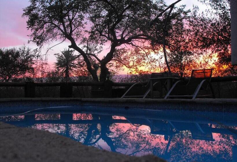 בית מלון כפרי African Rock Lodge