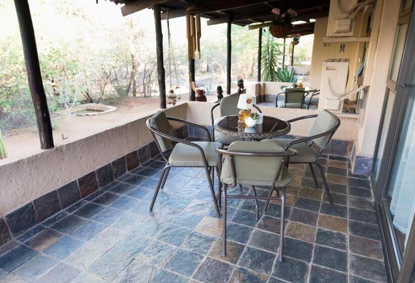 בית מלון כפרי African Rock Lodge