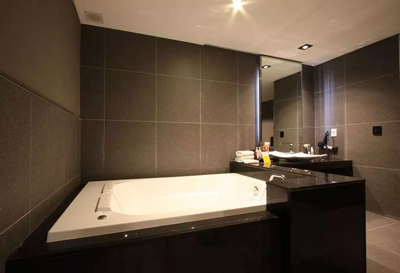 Отель Cats Suwon