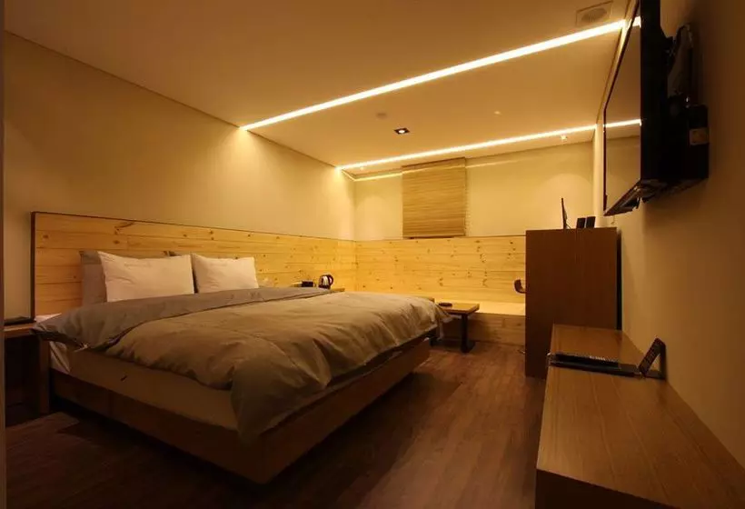 Отель Cats Suwon