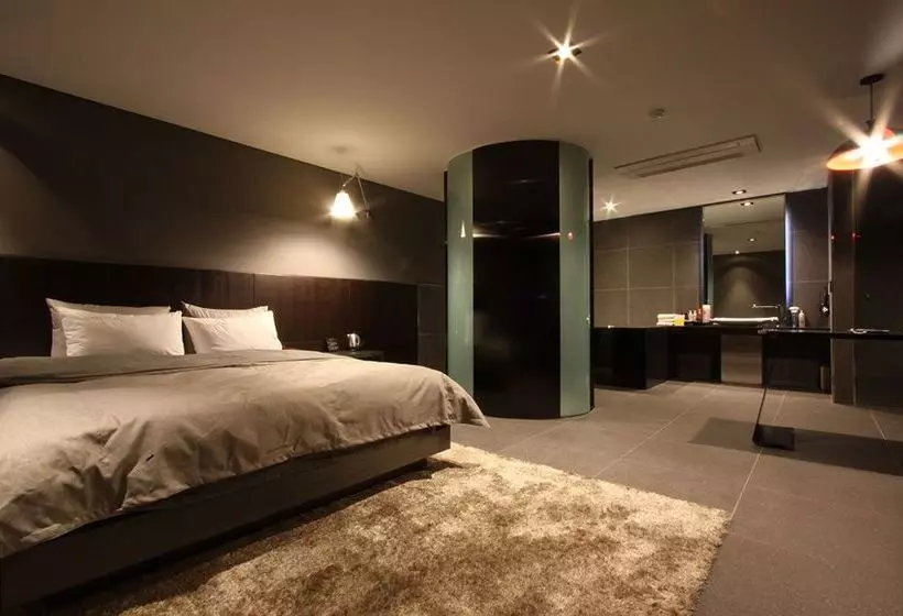 Отель Cats Suwon