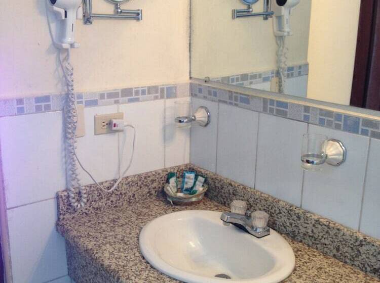 هتل Costa Azul County Beach