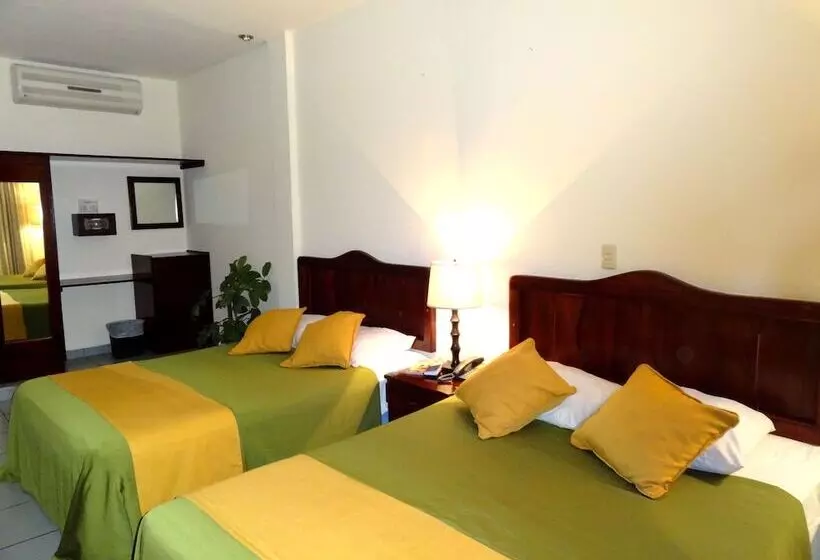 هتل Costa Azul County Beach