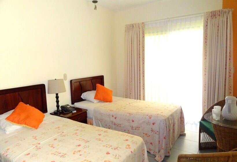 هتل Costa Azul County Beach