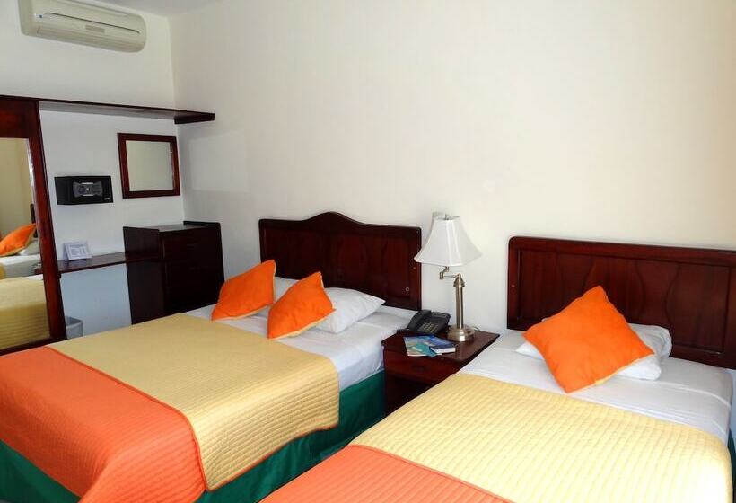 هتل Costa Azul County Beach