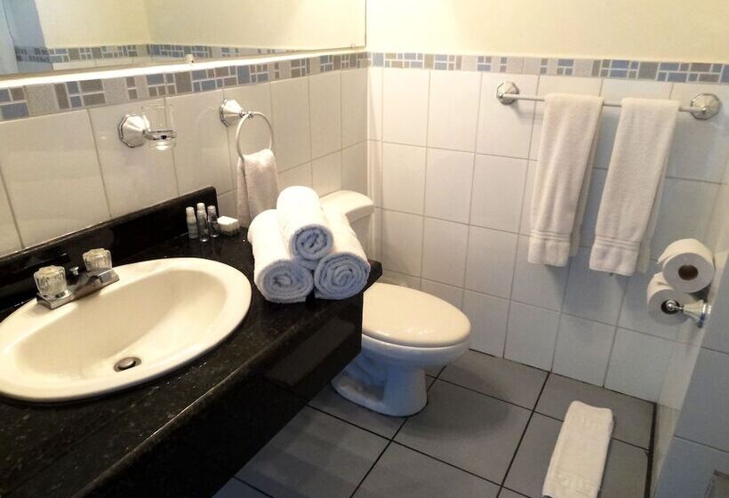 هتل Costa Azul County Beach