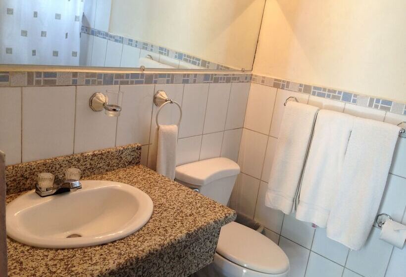 هتل Costa Azul County Beach