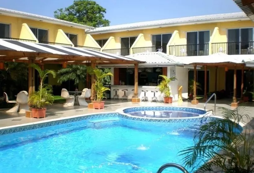 هتل Costa Azul County Beach