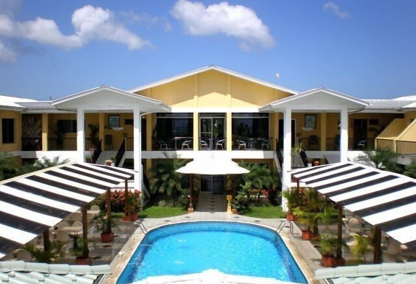 هتل Costa Azul County Beach