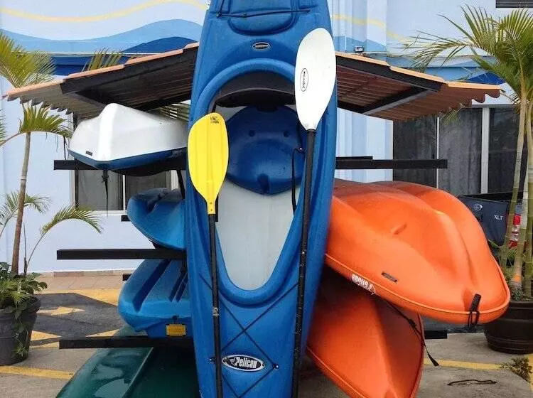 هتل Costa Azul County Beach