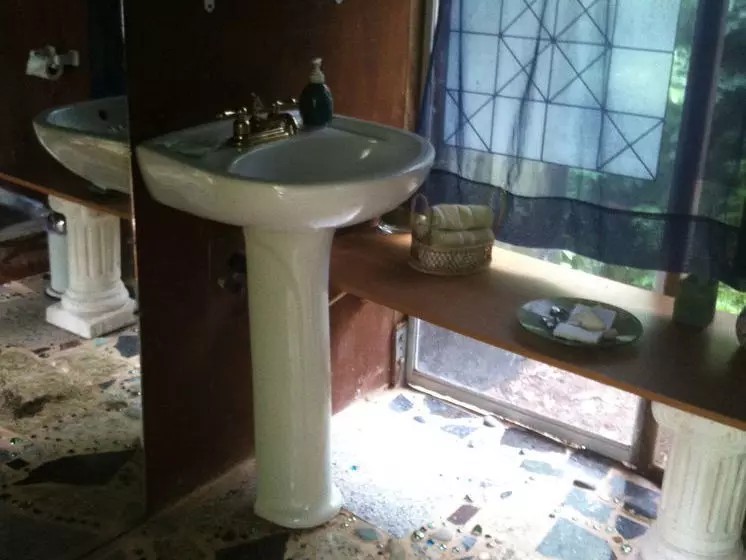 Отель The Enchanted Gardens Rainforest Bed & Breakfast