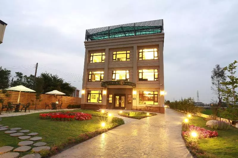 هتل Lo Hong Ka Countryside House