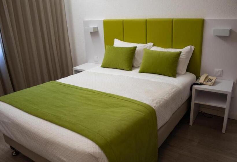 هتل Santa Cecília