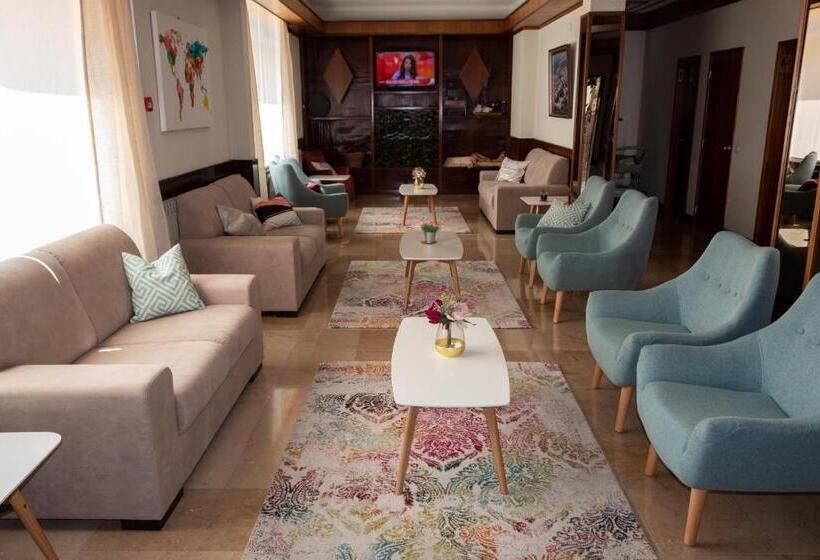 هتل Santa Cecília