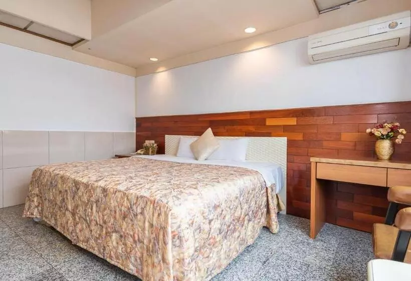 هتل Yi Pin Business