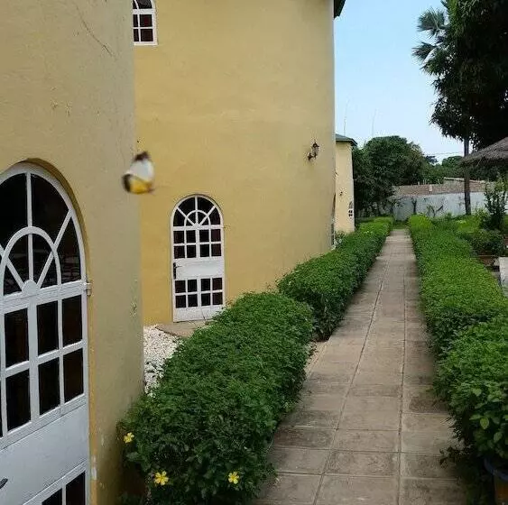 پانسیون Oasis Relax Lodge