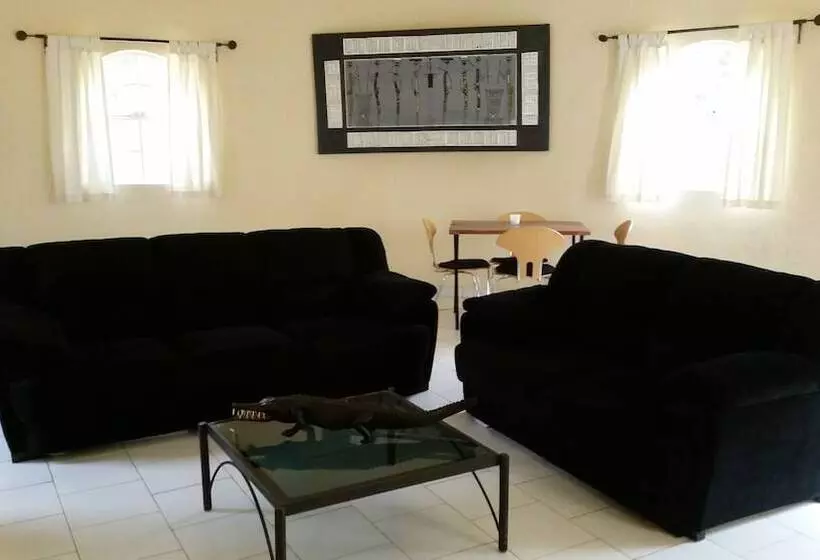 پانسیون Oasis Relax Lodge