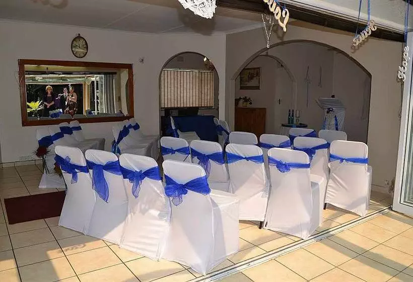 پانسیون Willow Tree Guest House