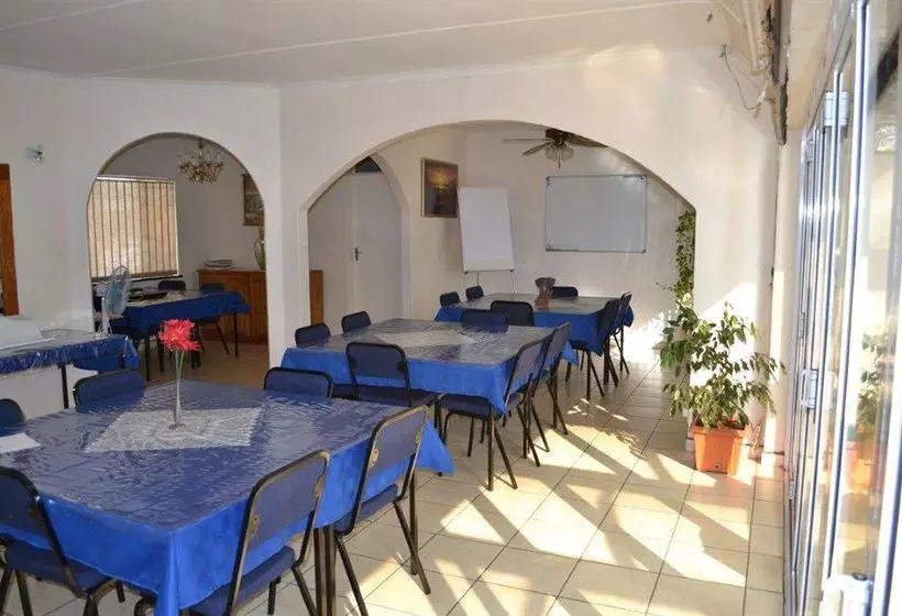 پانسیون Willow Tree Guest House