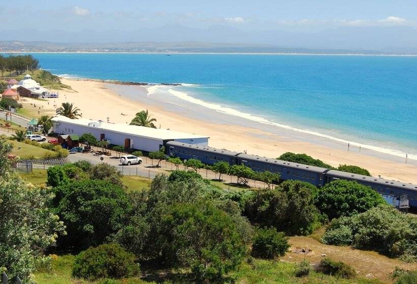 Santos Express Train Lodge   Hostel