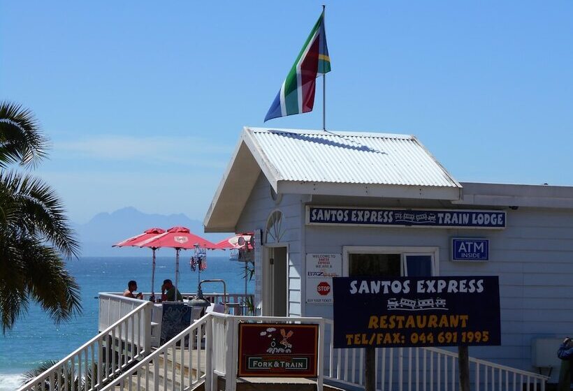 Santos Express Train Lodge   Hostel