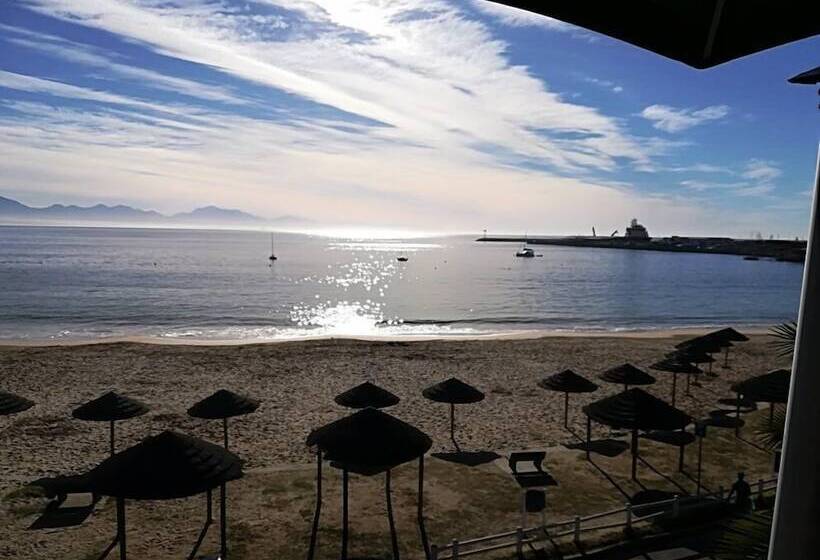 Santos Express Train Lodge   Hostel