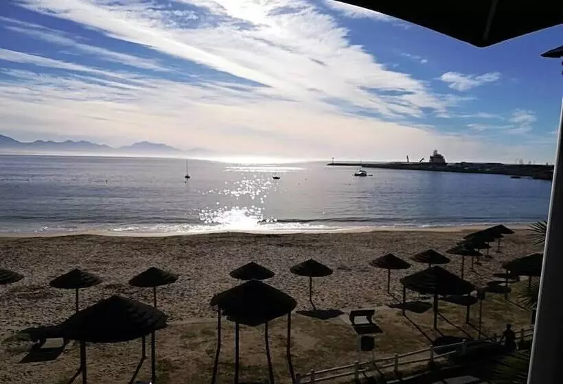 Santos Express Train Lodge   Hostel