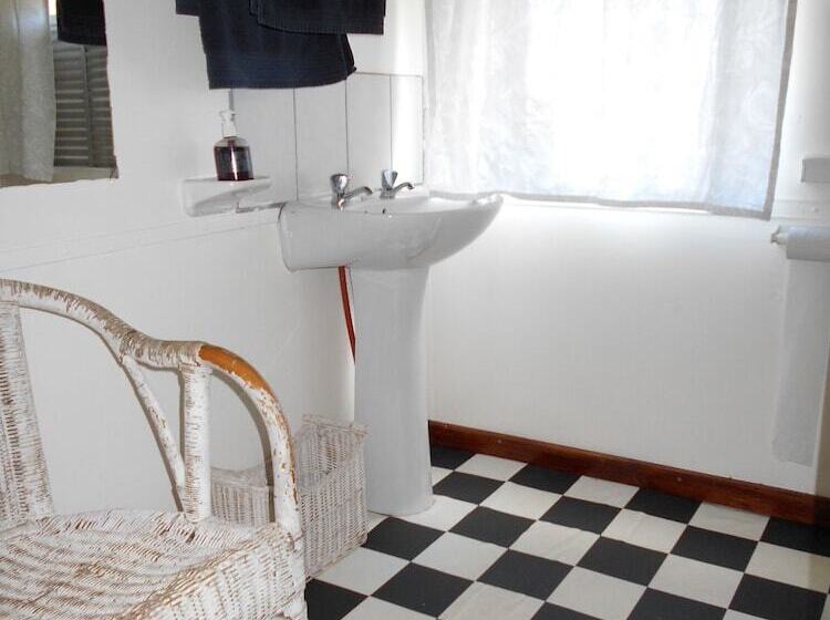 Santos Express Train Lodge   Hostel