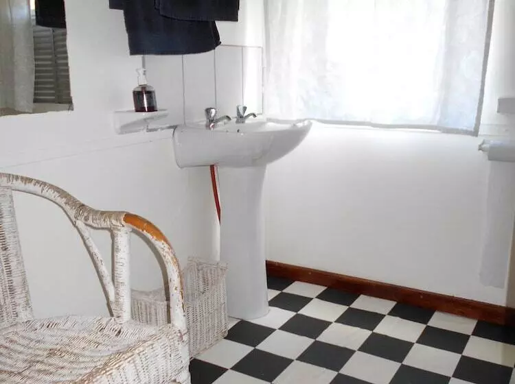 Santos Express Train Lodge   Hostel