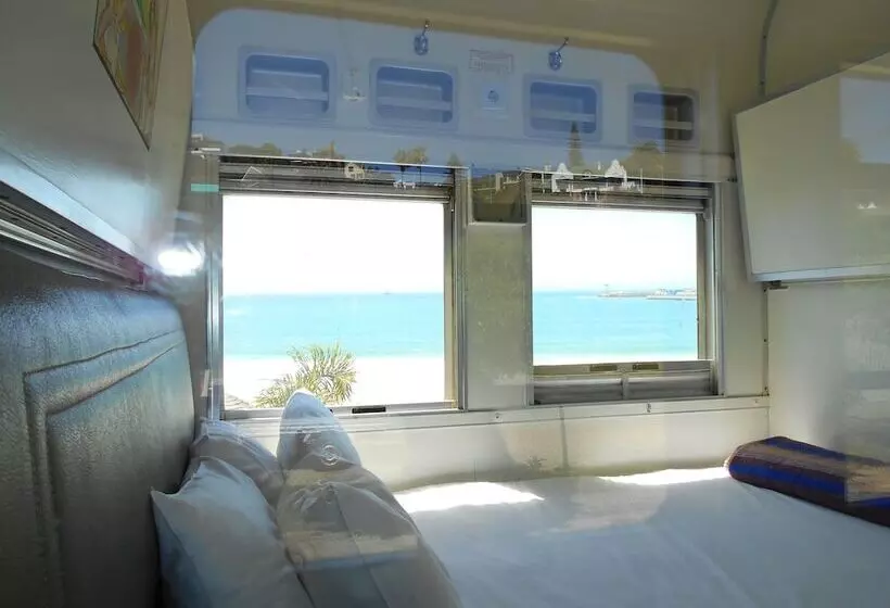 Santos Express Train Lodge   Hostel