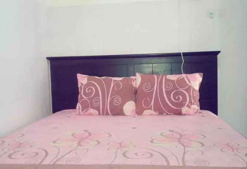 Bed and Breakfast Swandewi Homestay