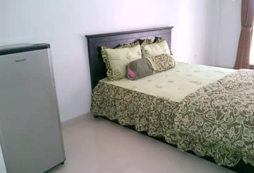 Bed and Breakfast Swandewi Homestay