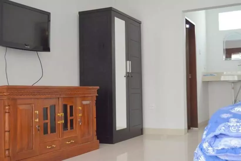 Bed and Breakfast Swandewi Homestay