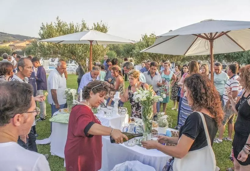 Case Vacanze Mare Nostrum   Villas In Front Of The Beach With Pool