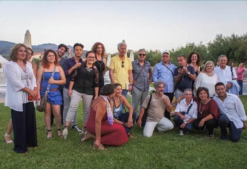 Case Vacanze Mare Nostrum   Villas In Front Of The Beach With Pool