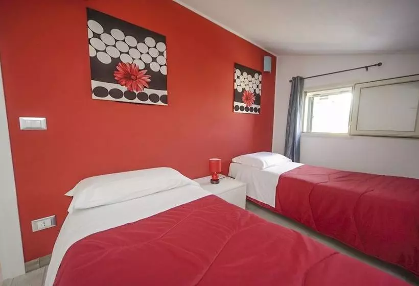 Case Vacanze Mare Nostrum   Villas In Front Of The Beach With Pool