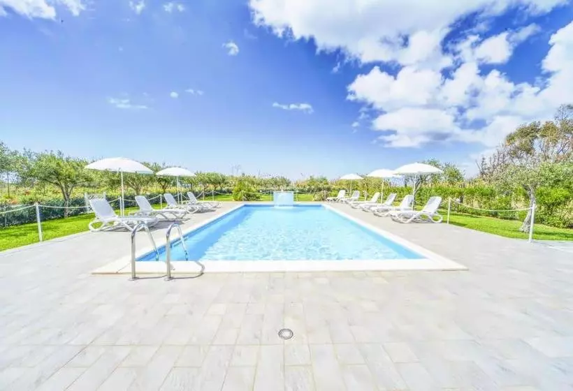 Case Vacanze Mare Nostrum   Villas In Front Of The Beach With Pool