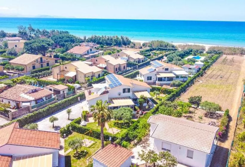 Case Vacanze Mare Nostrum   Villas In Front Of The Beach With Pool