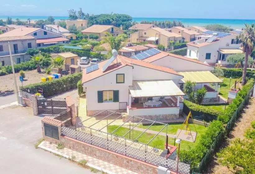 Case Vacanze Mare Nostrum   Villas In Front Of The Beach With Pool
