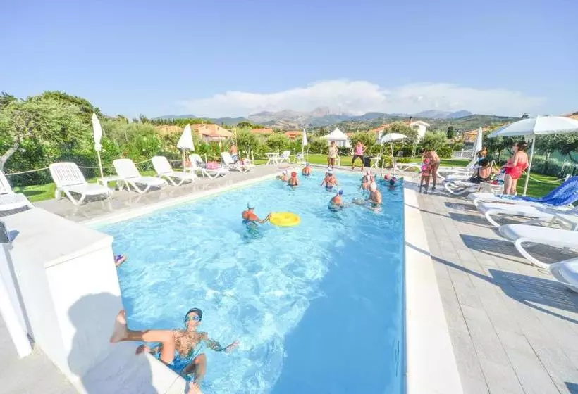 Case Vacanze Mare Nostrum   Villas In Front Of The Beach With Pool