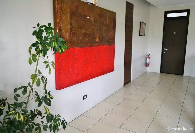 Szálloda 8 Suites By Fat Jimmy's