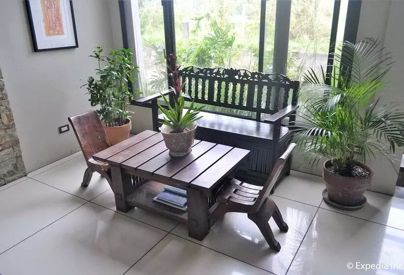 Szálloda 8 Suites By Fat Jimmy's