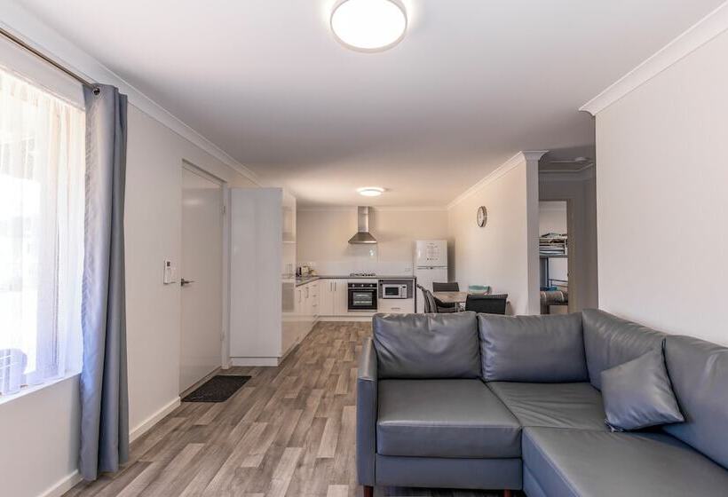 فندق Esperance Bay Holiday Park